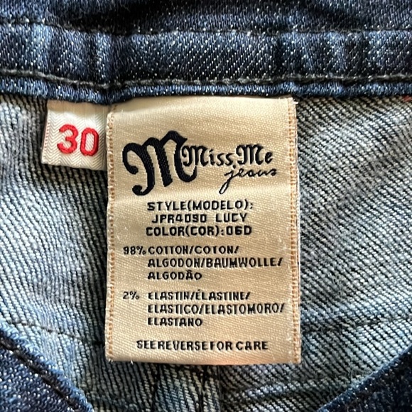 Miss Me Red Lucy Capri Mid Rise Size 30 - Picture 10 of 16